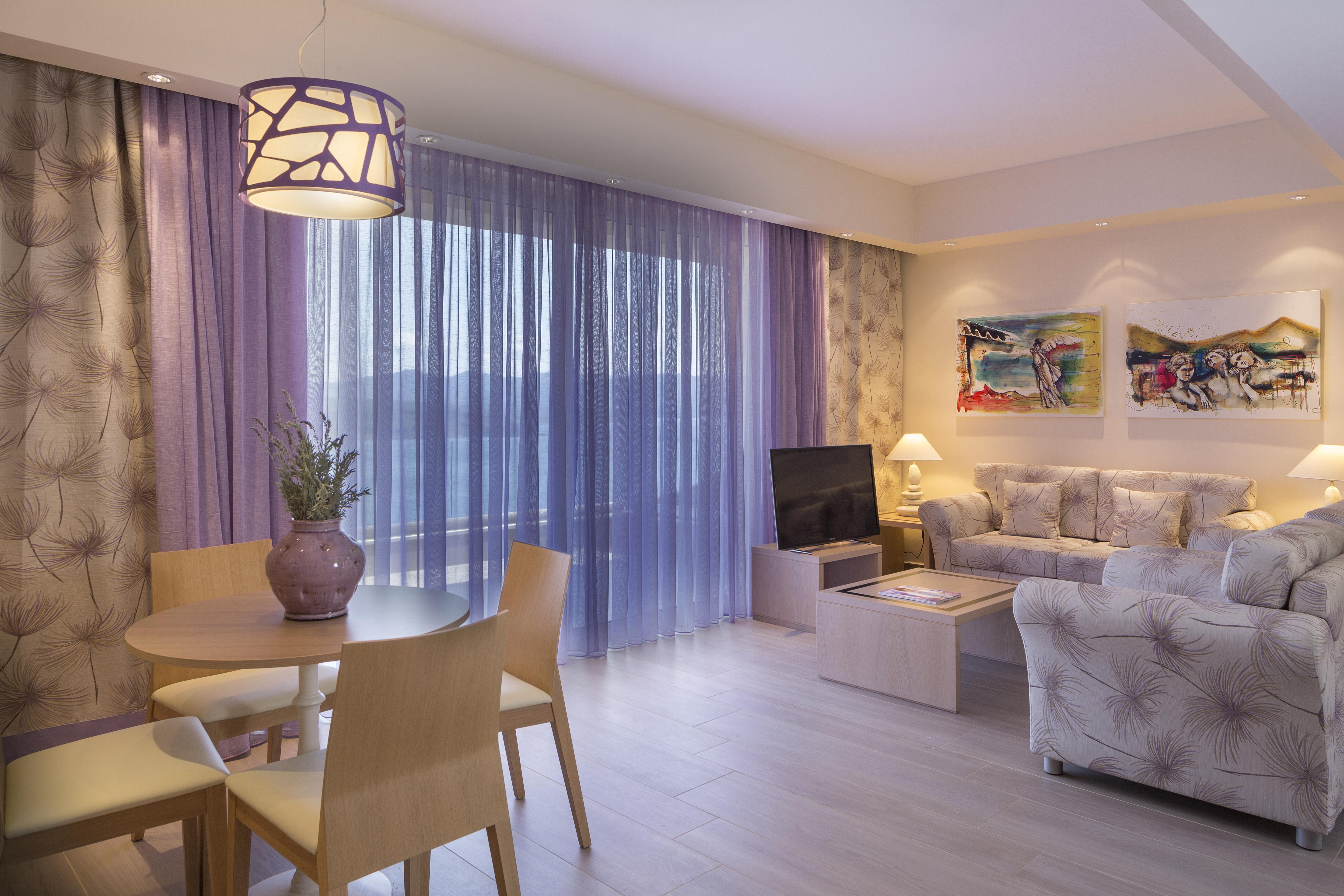 Princess Kyniska Suites Plitra Eksteriør bilde
